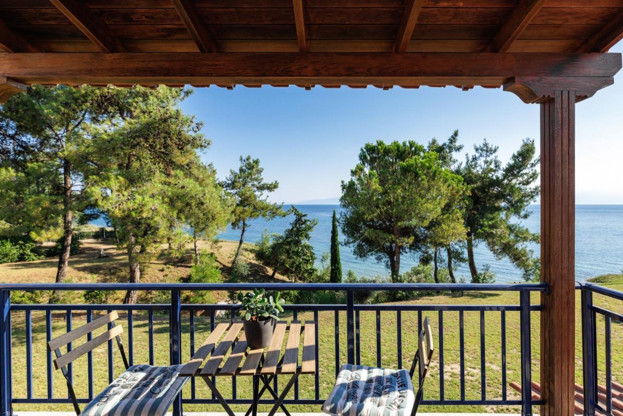 Luna Villa Private Beach 네아 이라클리아 외부 사진