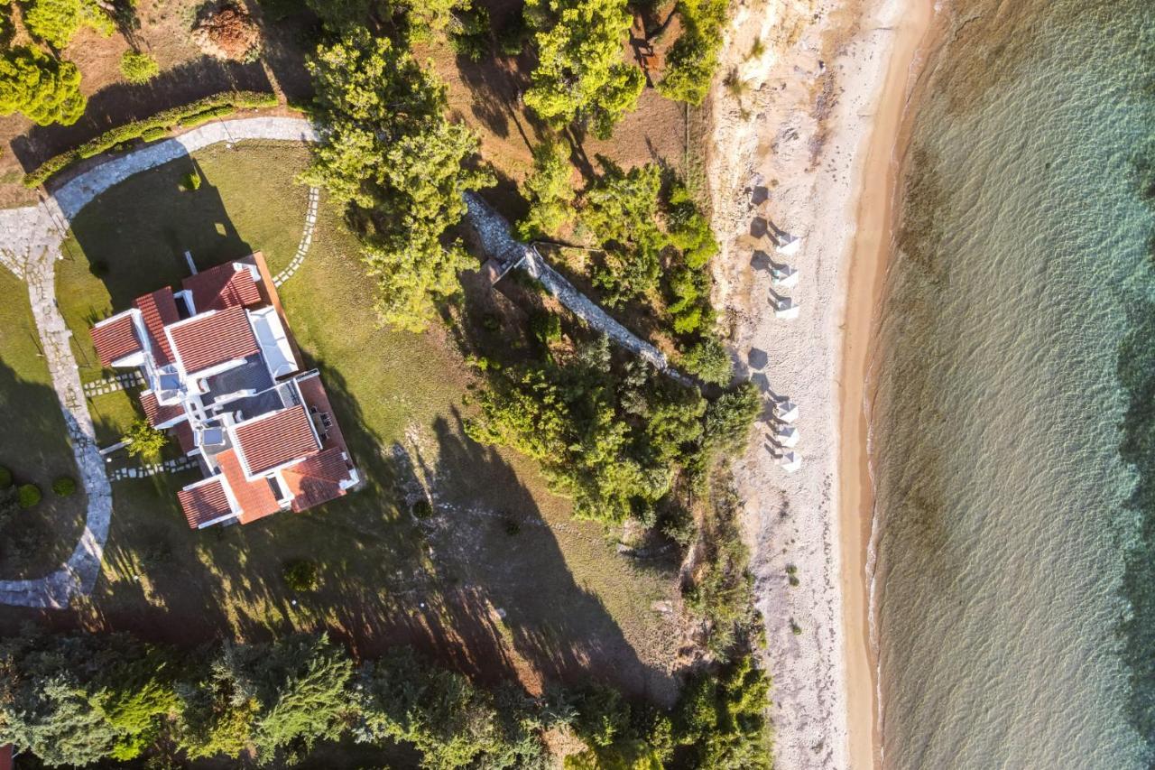 Luna Villa Private Beach 네아 이라클리아 외부 사진